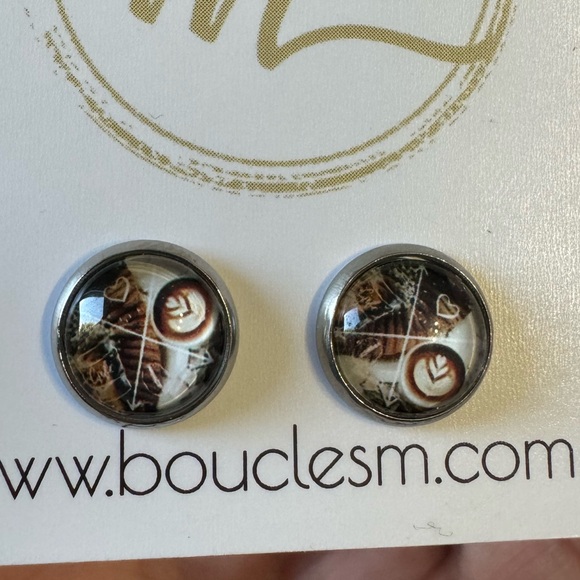A Pair of Coffee Earrings for Coffee Lovers - Picture 2 of 3